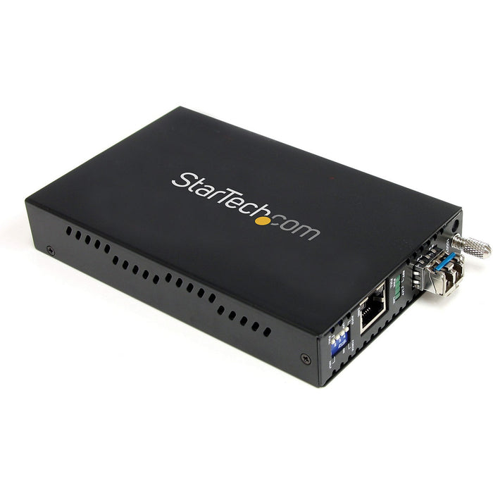 StarTech.com 1000 Mbps Gigabit Single Mode Fiber Media Converter LC 40 km - STCET1000S40LC2