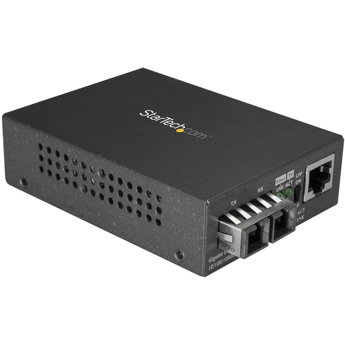 StarTech.com Single Mode SC Fiber Ethernet Media Converter - 1000BASE-LX Gigabit Fiber Optic to Copper Bridge - 10/100/1000 Network 10km - STCMCMGBSCSM10